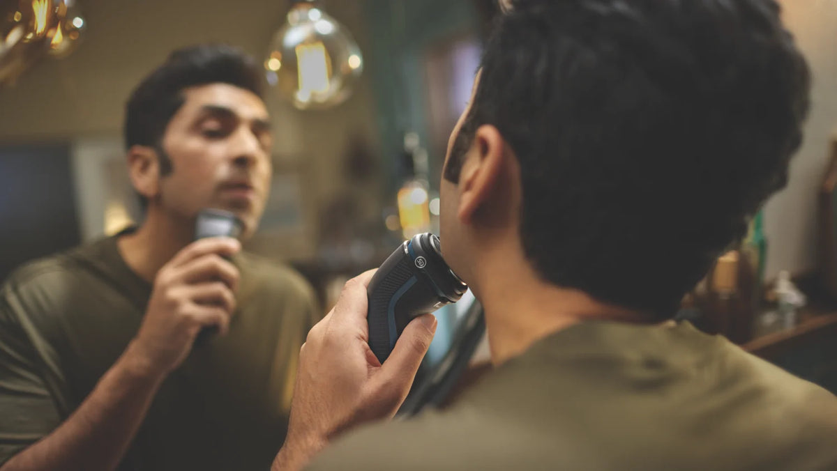 Philips Cordless Electric Shaver, Wet and Dry Mens Facial Hair Remover Razor, 5D Pivot Flex Heads with Pop-up Trimmer