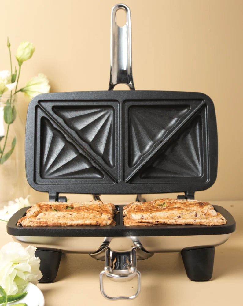 Breville Heavy Duty Sandwich Press | 2 Slice Jaffle Toastie Maker | Toasted Paninis Non-Stick