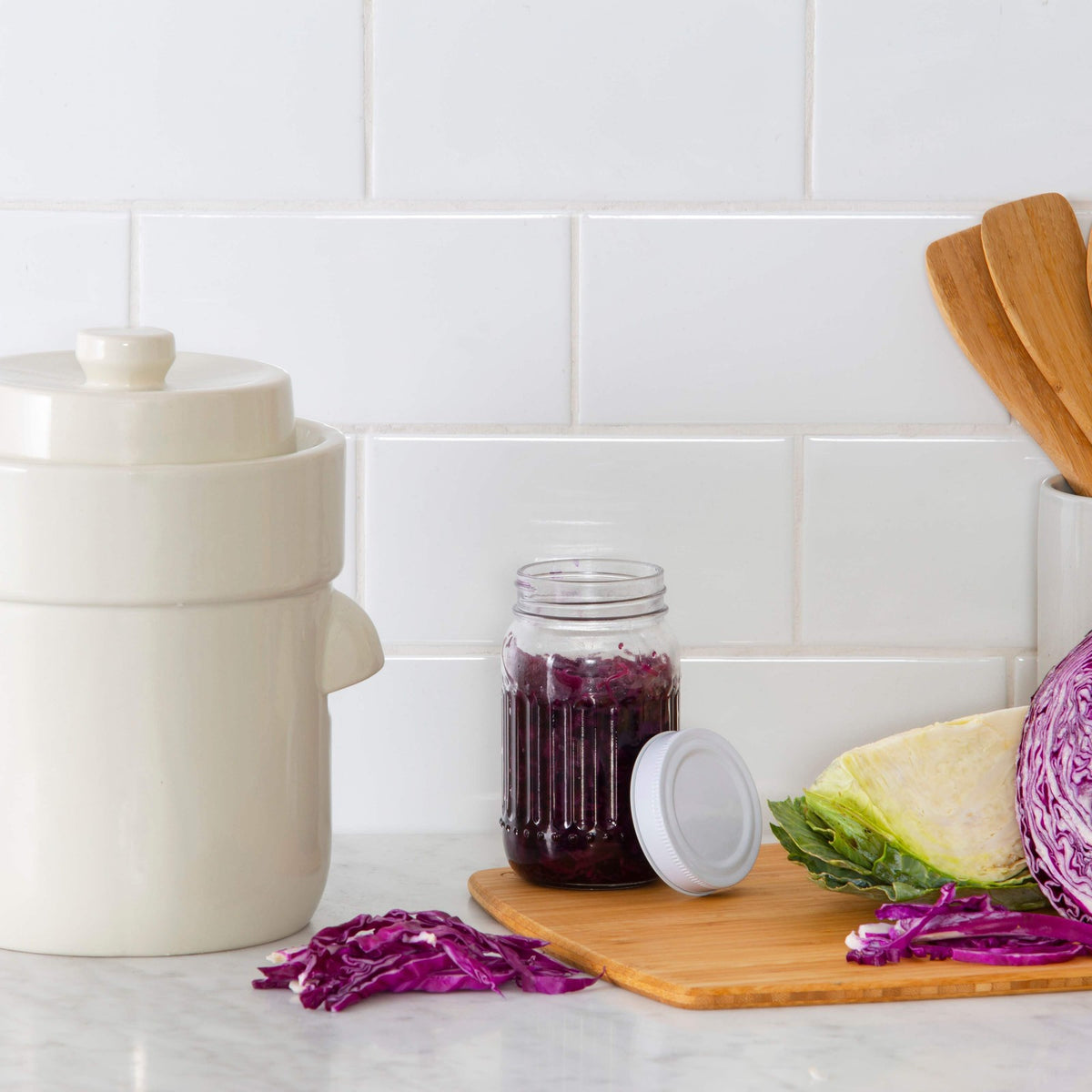 Davis & Waddell Large Stoneware Fermentation Crock Pot with Weights, 5L Kimchi, Sauerkraut, Pickles, Kombucha Home Maker