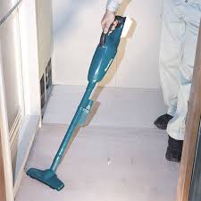 Makita Portable 18V Cordless Vac, Handheld Vacuum Cleaner, Garage Workshop Cleaner (Skin Only)