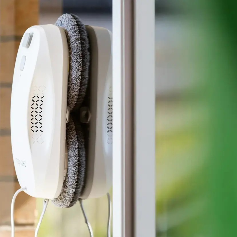 Magivaac Robot Window Cleaner | Glass Cleaner | Dual Rotating Mops | Remote Control