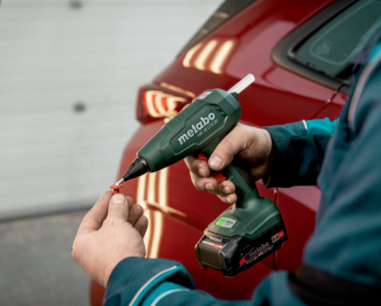 Metabo 18V Cordless Hot Glue Gun | 200 / 130 °C Skin Only | 5 Glue Sticks Incl | Fast Processing | Auto Safety