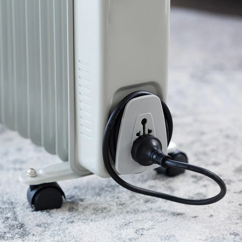 Lenoxx 2400W Electric Convection/Radiant  Heater | 11 Fin Oil Column Heater | Castors Wheels Incl | Clean Air Heating